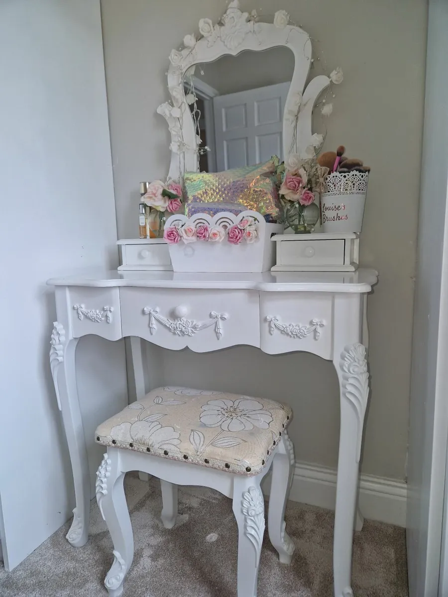 Vanity Table - Image 4