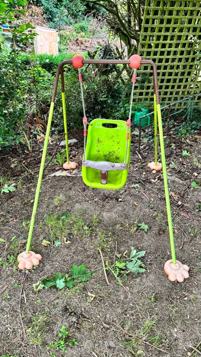 Kids swing