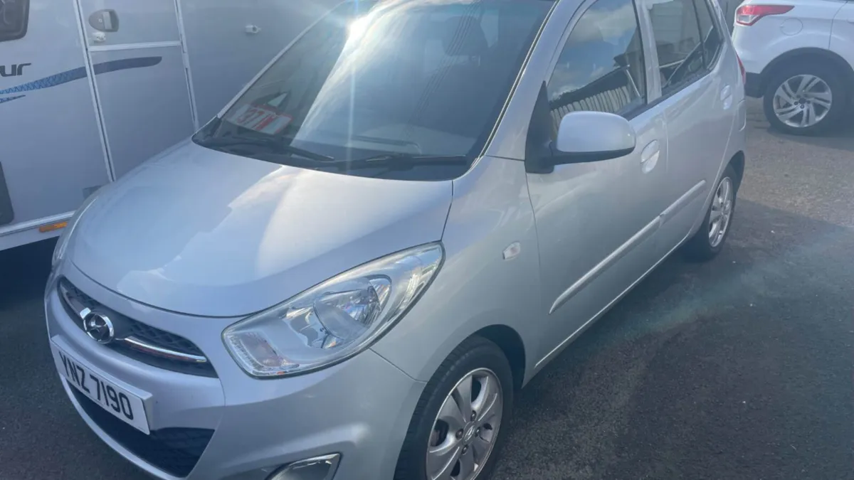 HYUNDAI I10  2011 SILVER METALIC - Image 1