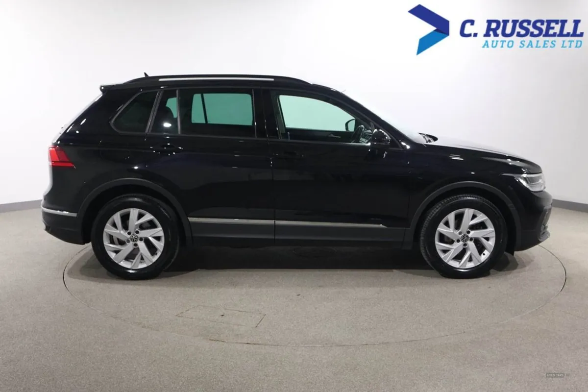 Volkswagen Tiguan Diesel Estate - Image 4