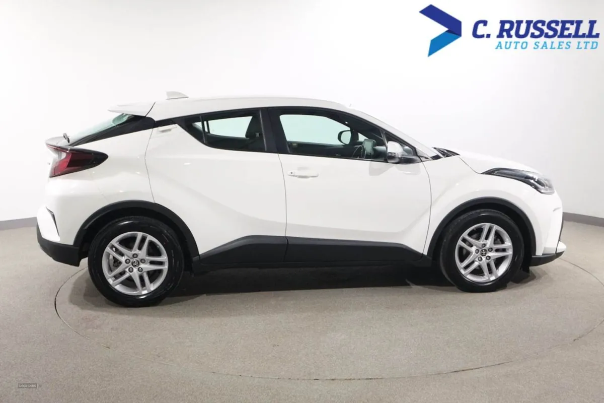 Toyota C-HR Hatchback - Image 4