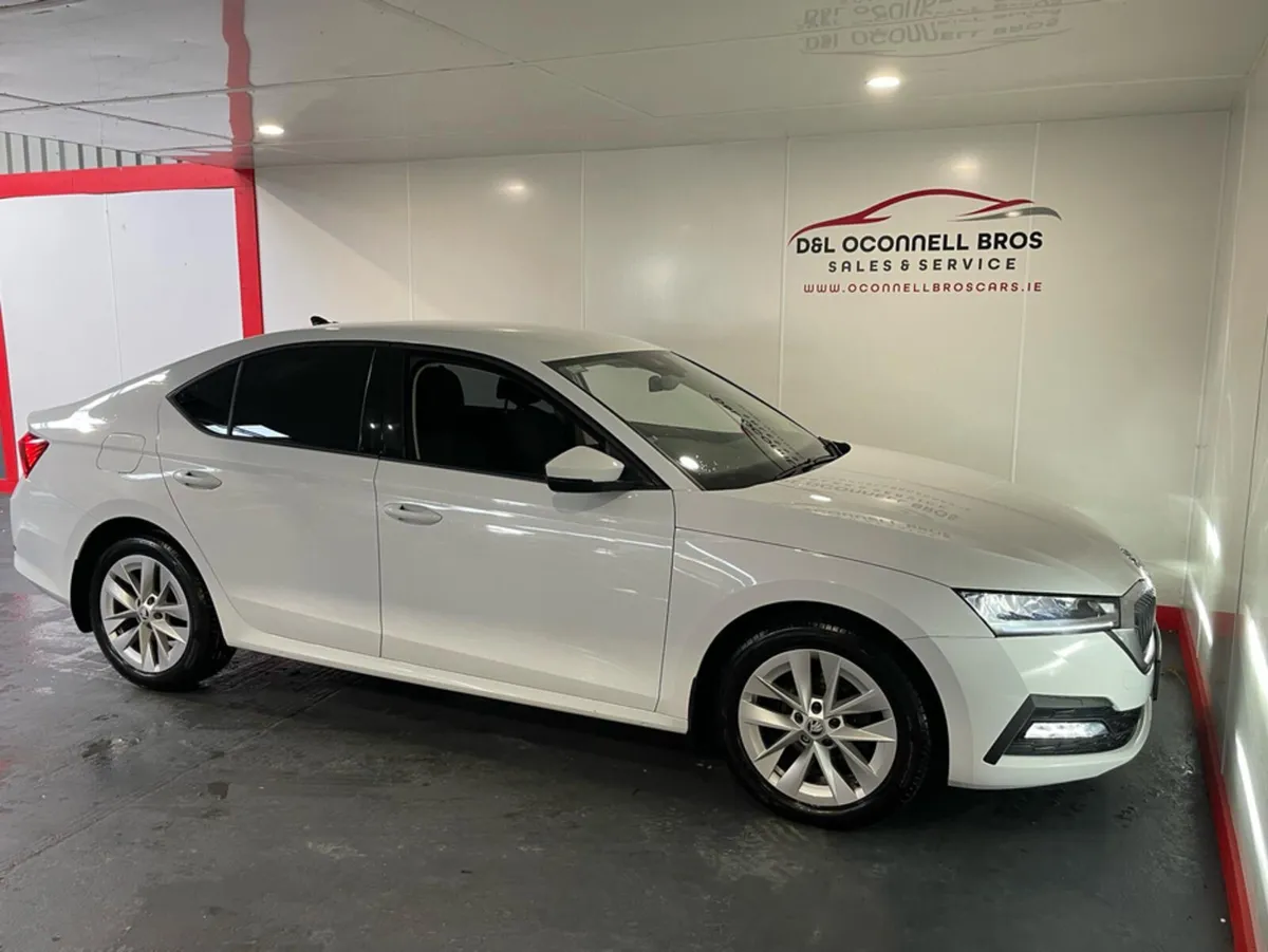 Skoda Octavia AMBITION 2.0 TDI 115HP 5DR - Image 4