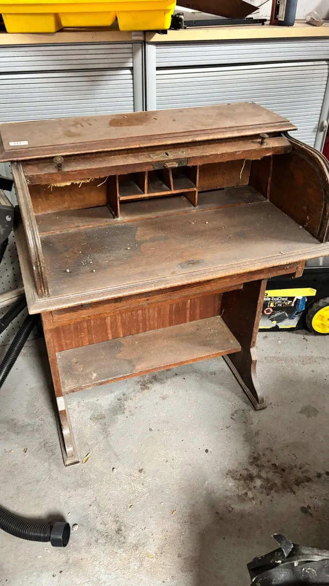 Antique desk - Image 2
