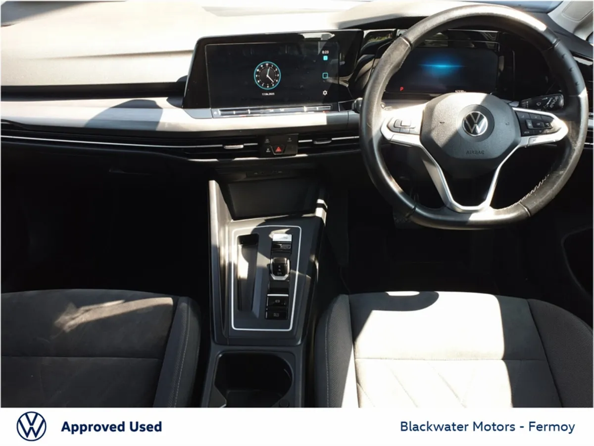 Volkswagen Golf GOLF 1.5TSI 130BHP 5DR STYLE MILD - Image 3