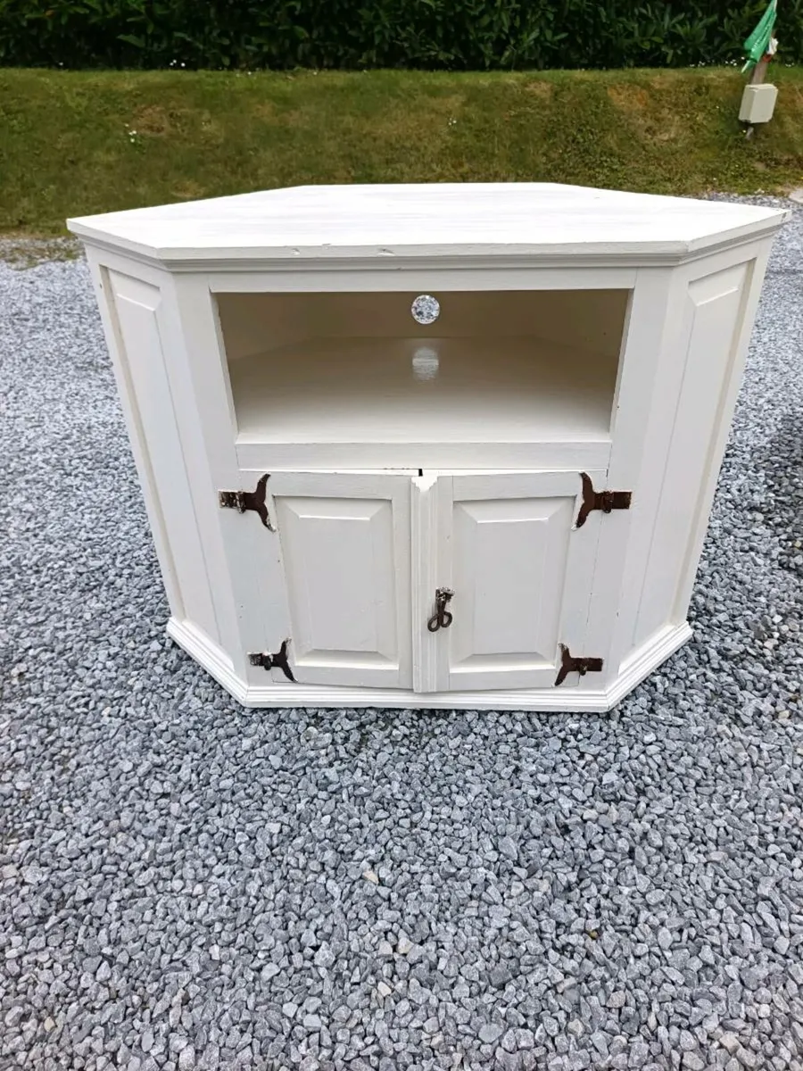 Corner TV unit - Image 1