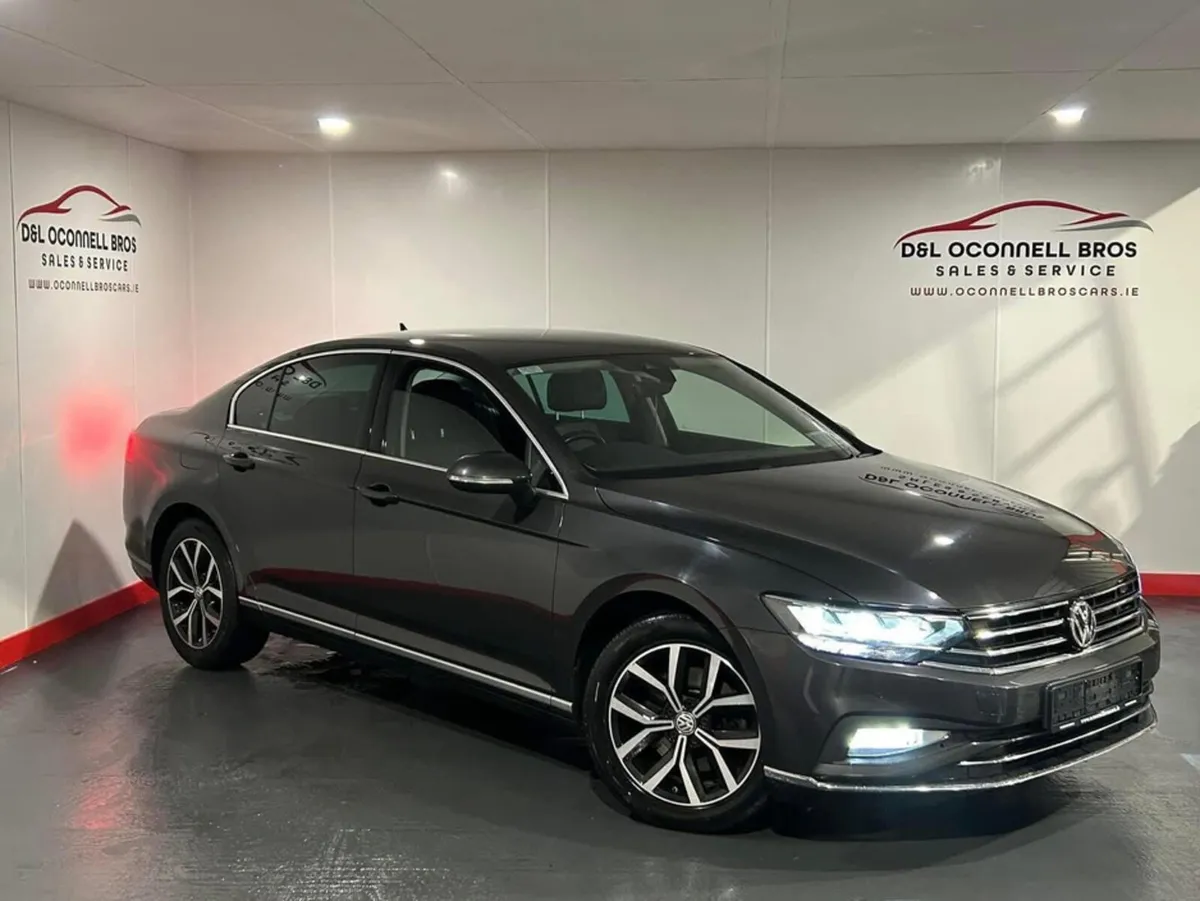 Volkswagen Passat ELEGANCE 2.0 TDI MANUAL 6SPEED F - Image 1