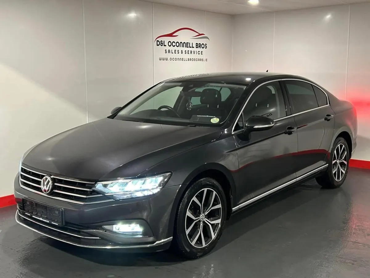 Volkswagen Passat ELEGANCE 2.0 TDI MANUAL 6SPEED F - Image 2