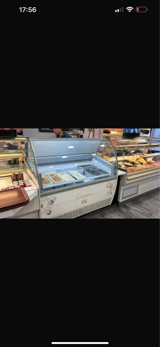 Ice cream display - Image 1