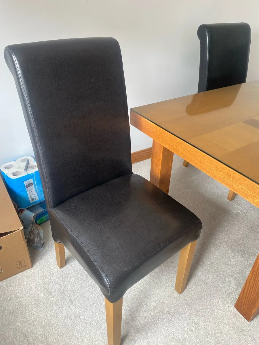 Glass topped wooden Dining table with 4 chairs - Image 3