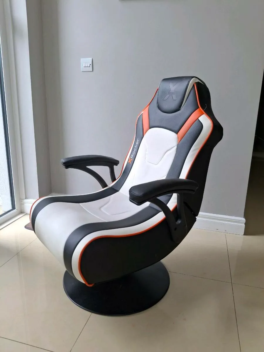 Gaming chair - Image 1