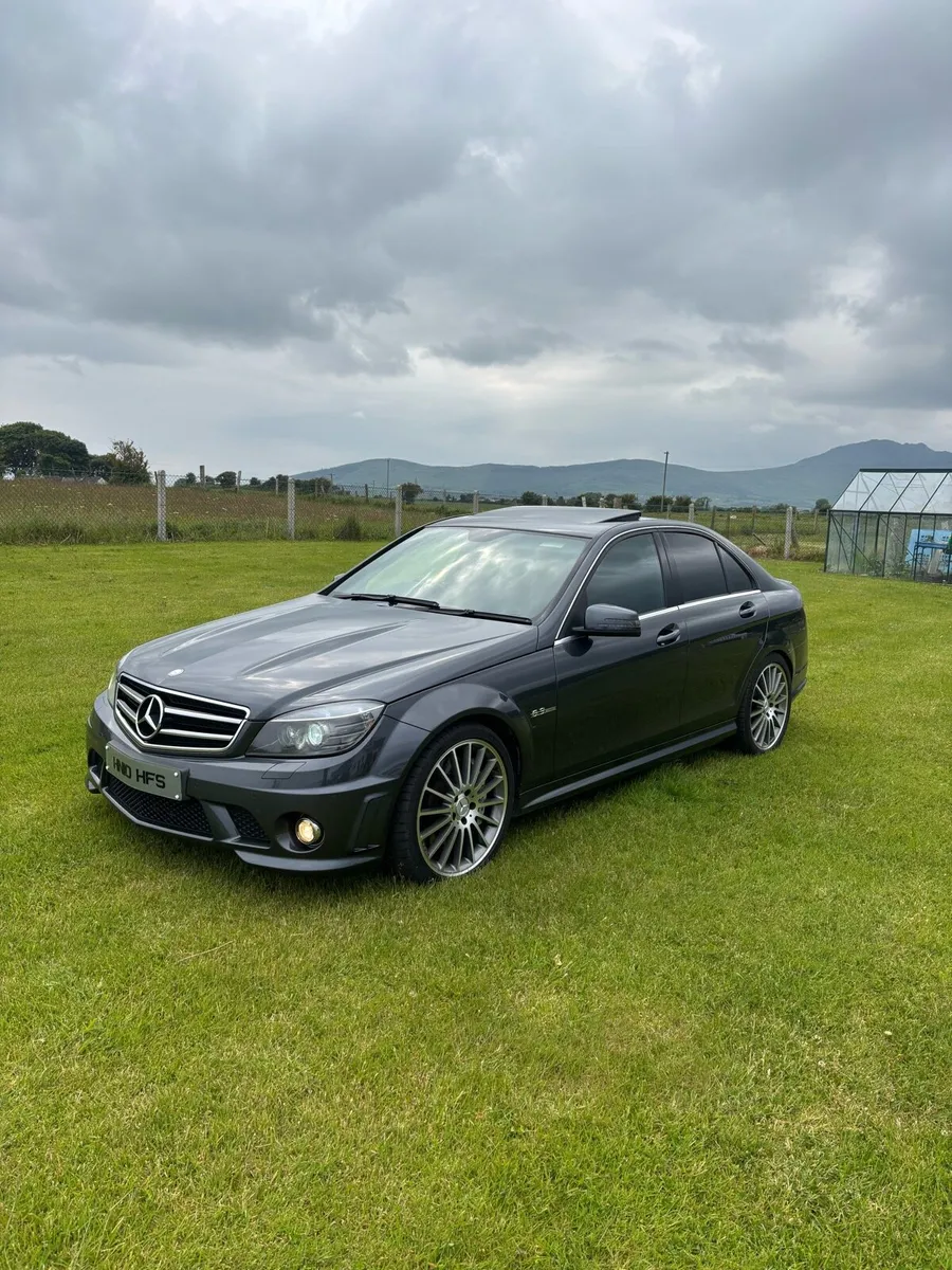 2010 C63 AMG - Image 2