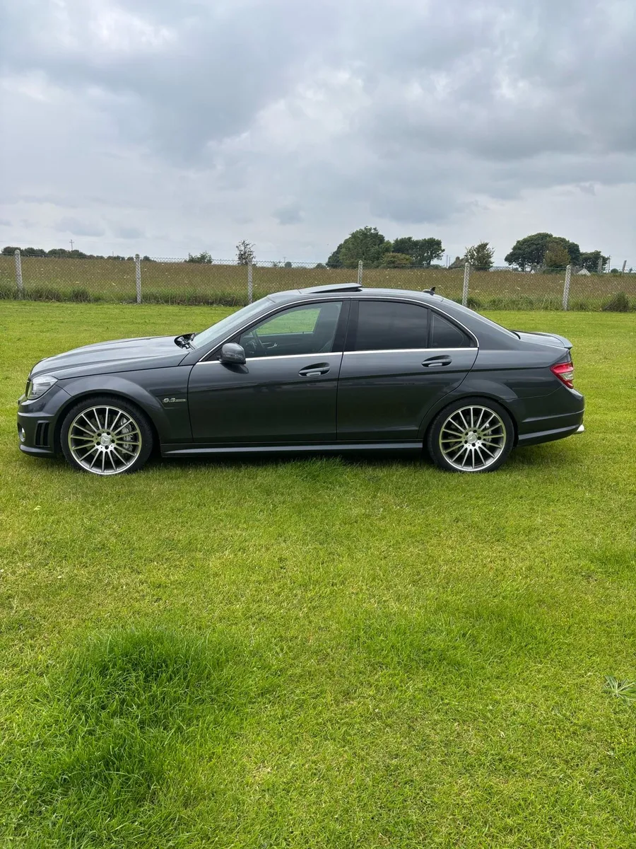 2010 C63 AMG - Image 4