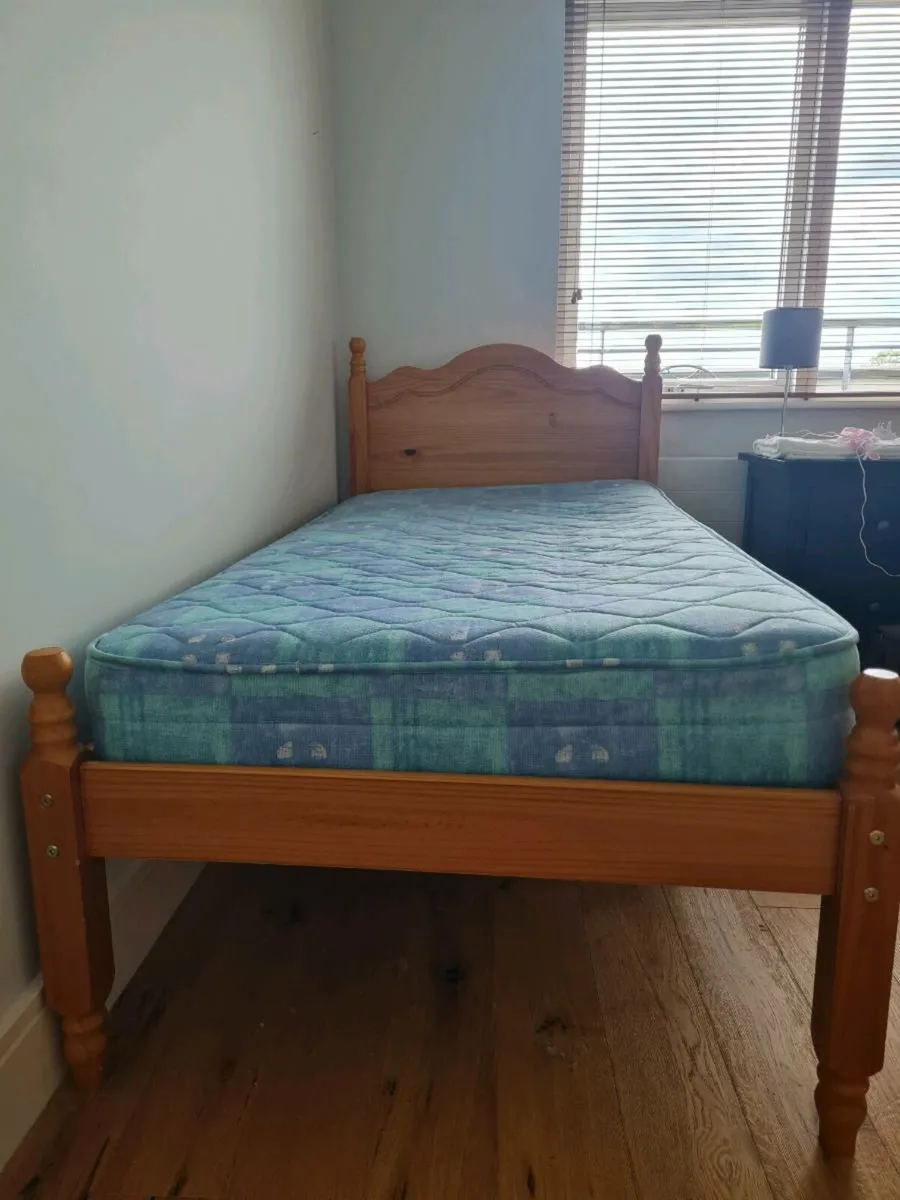Single bed - Image 1