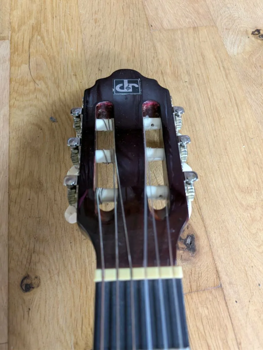 Beginner guitar - Image 3