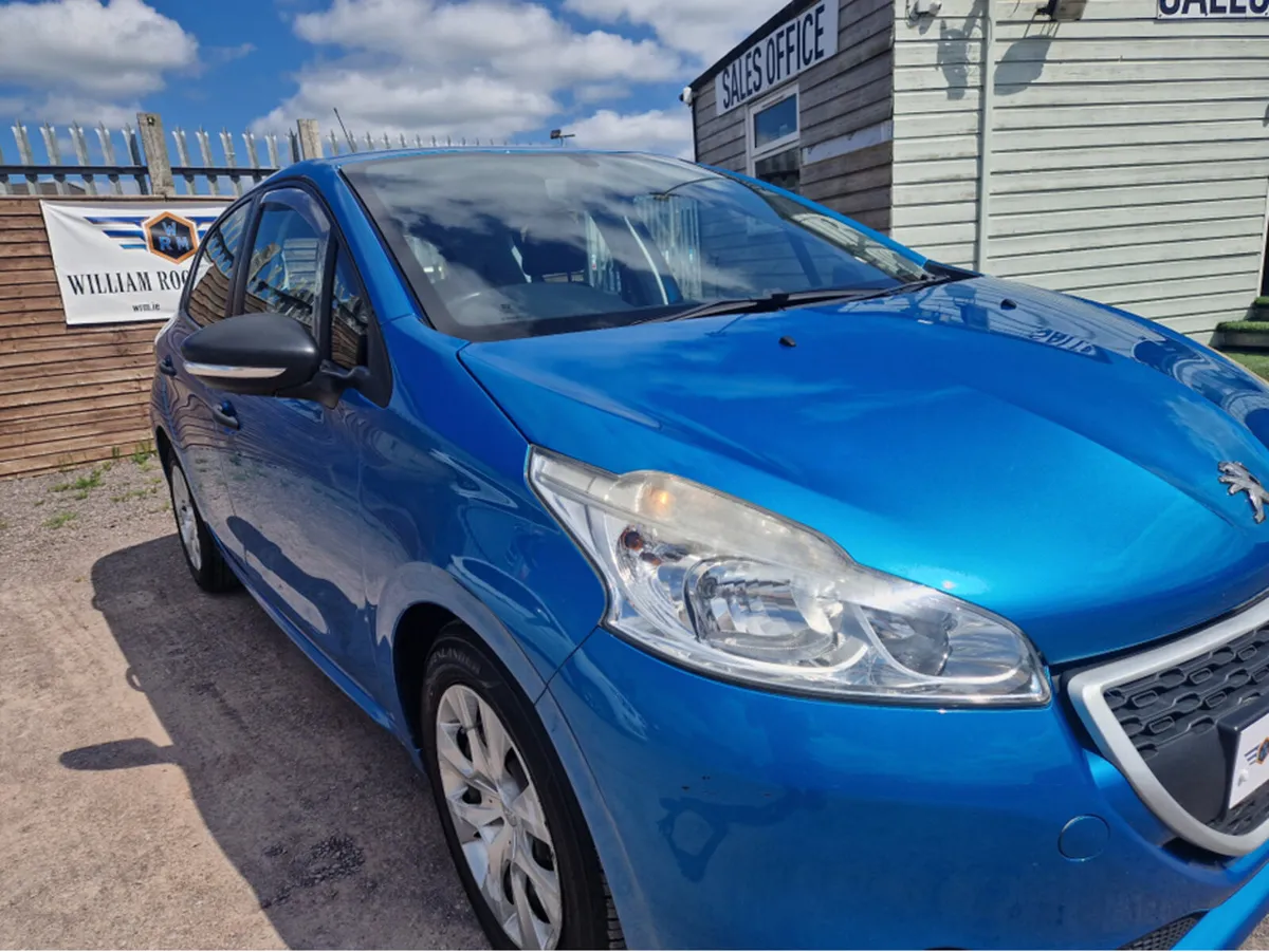 Peugeot 208 ACCESS 1.4 HDI 4DR - Image 2