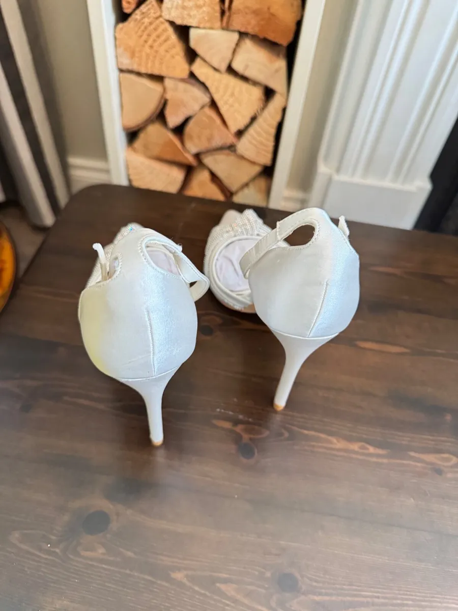 Shoes - Image 4