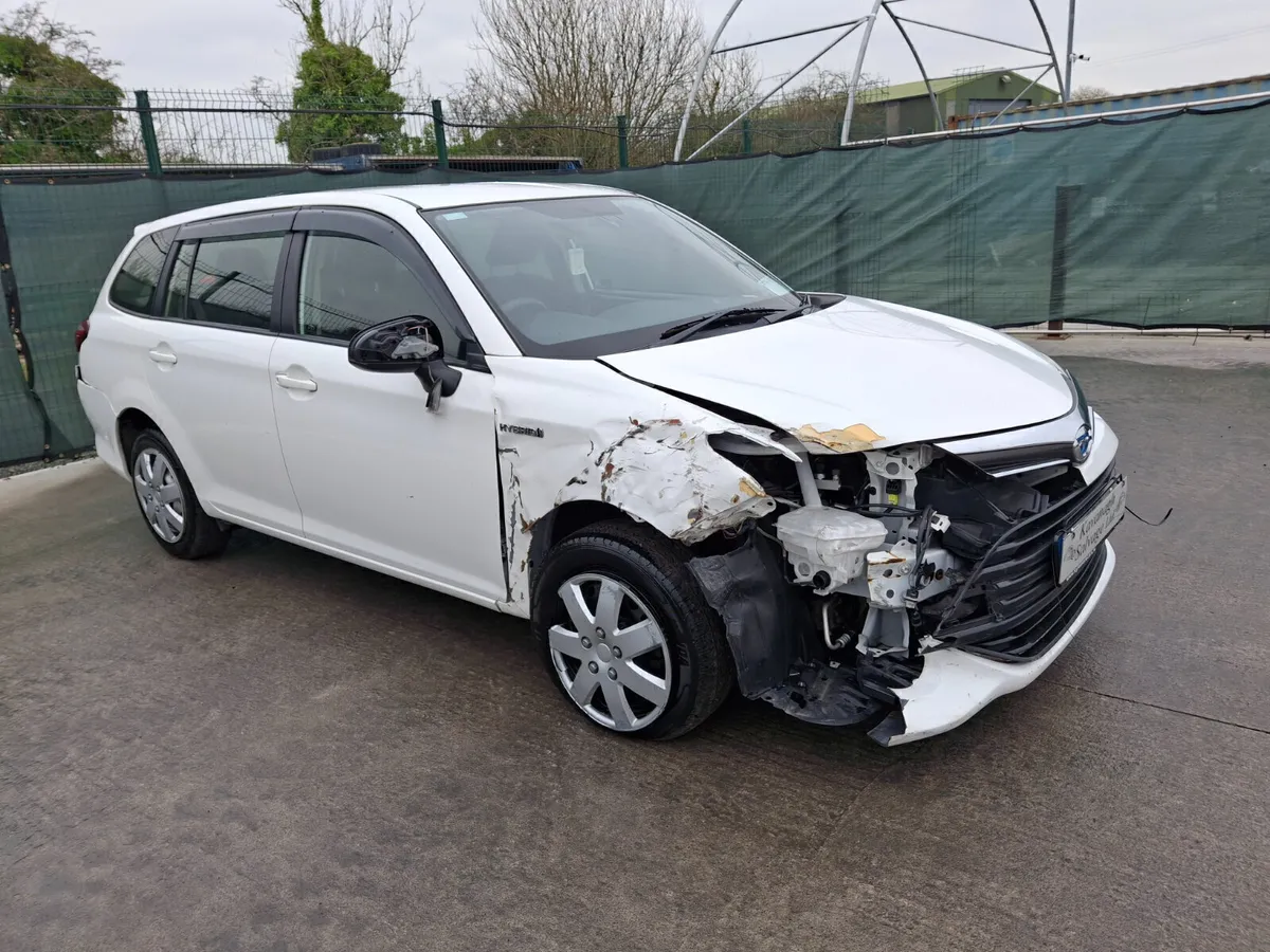 2017 Toyota Corolla Fielder 1.5L Hybrid - Image 2