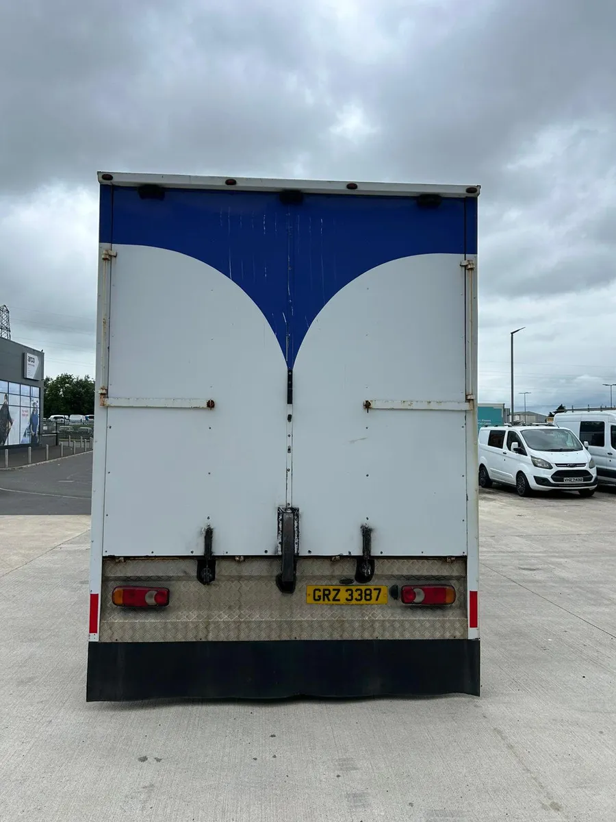 May 2005 DAF LF 45-150 3 Horse Horsebox - Image 4