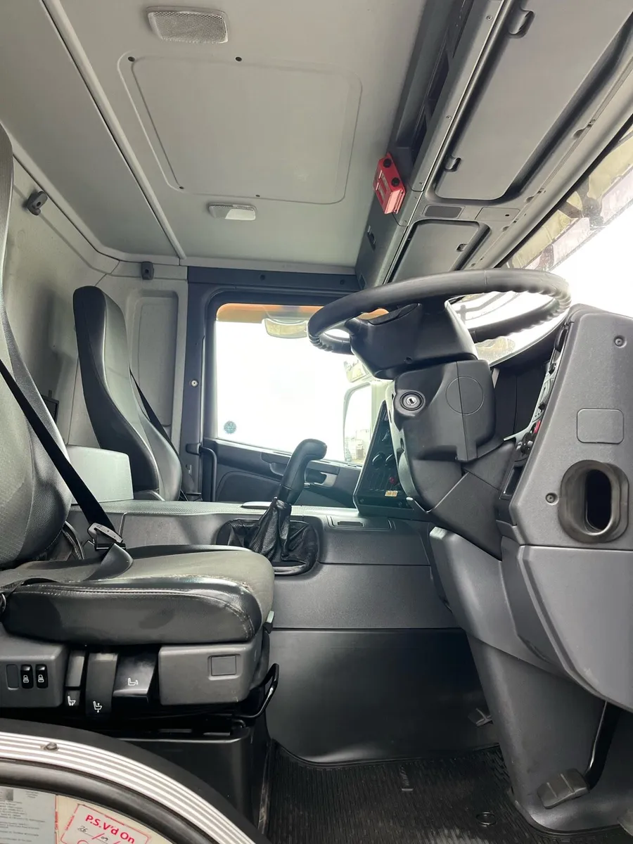 2010 SCANIA P230 - Image 4