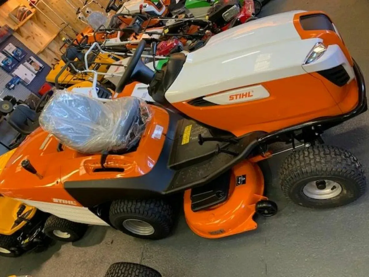 RT 5097 Petrol Ride-on Lawn Mower - Image 4