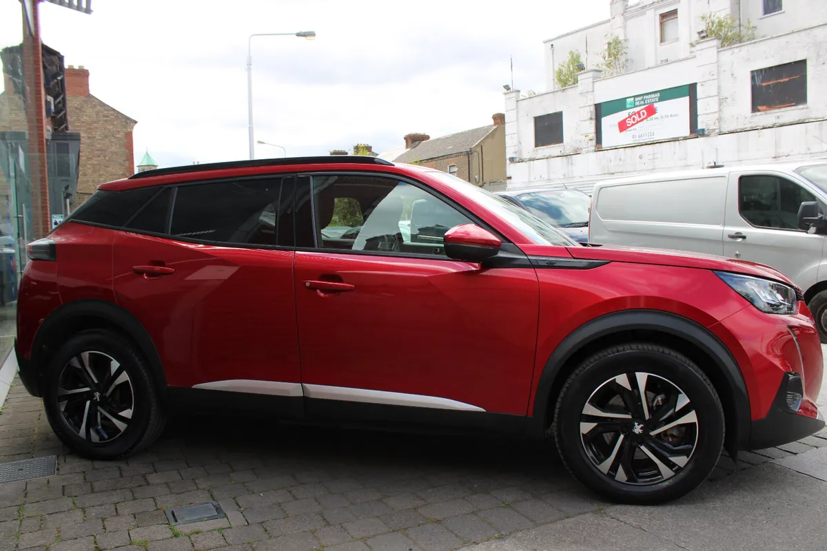 Peugeot e2008 ALLURE 50 KWH 2021 - Image 3