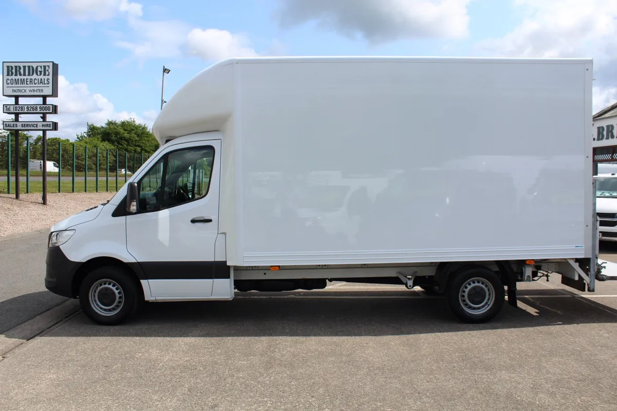 2022 Mercedes-Benz Sprinter 315 Luton Tail Lift - Image 2