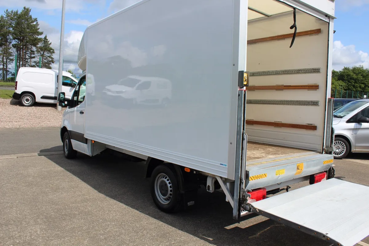 2022 Mercedes-Benz Sprinter 315 Luton Tail Lift - Image 3