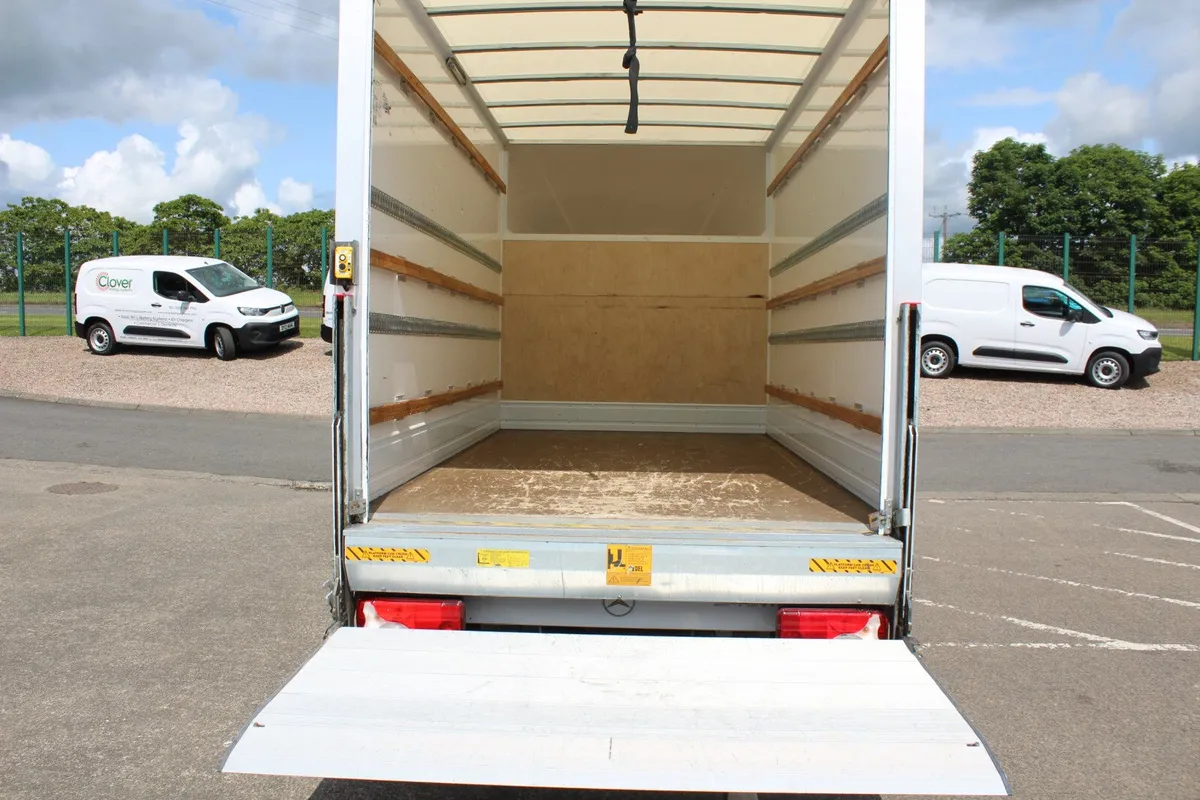 2022 Mercedes-Benz Sprinter 315 Luton Tail Lift - Image 4