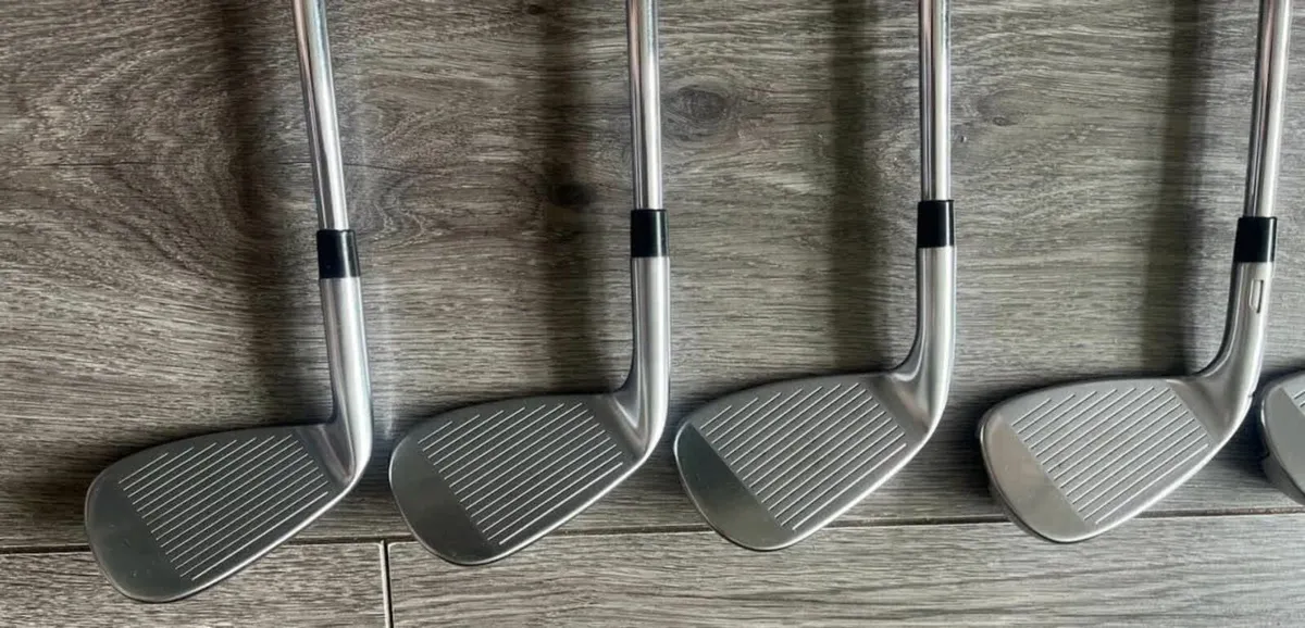 Taylormade QI irons 5,6,7,8,9,P,A Regular Flex - Image 2