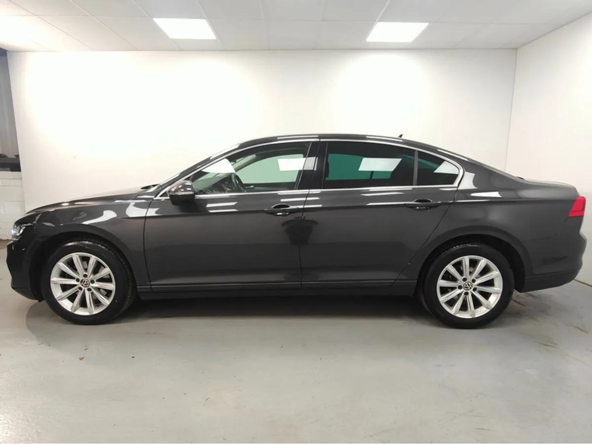 Volkswagen Passat Business 2.0 TDI Manual 6speed - Image 3