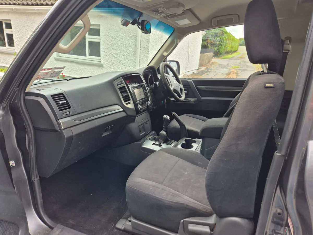 Mitsubishi Pajero 2017 - Image 4