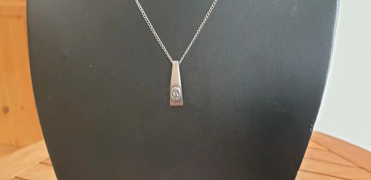 Silver Necklace & Drop Pendant in Pres. Box - Image 4