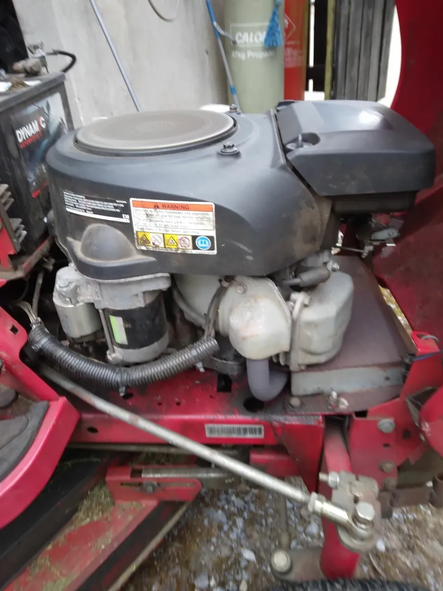 Ride on lawnmower - Image 2