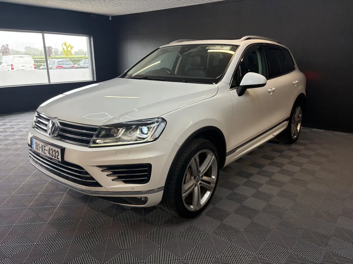 2018 VW Touareg 3.0 V6 R Line 5 Seat Crewcab - Image 4