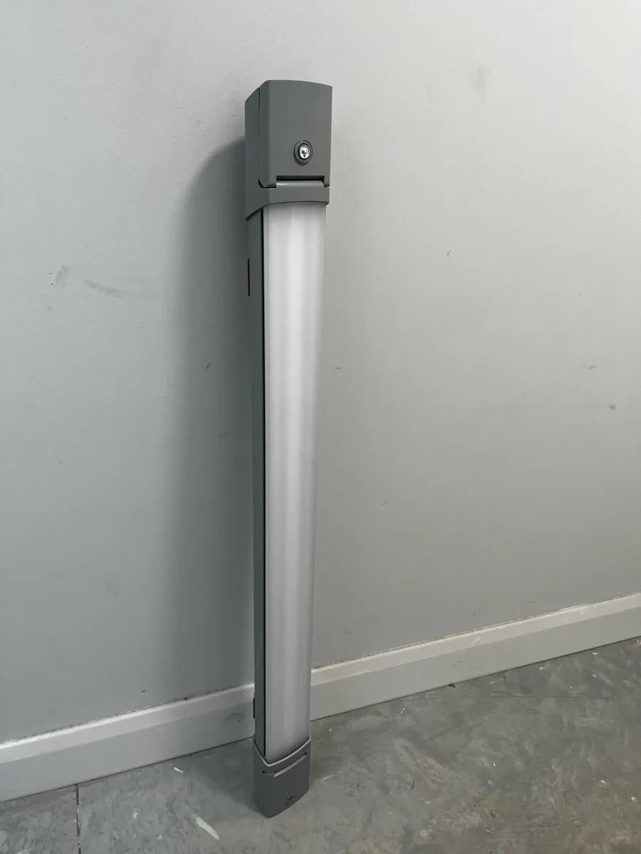 Milking parlour 4ft LED light with 3hr Emergency - Image 1