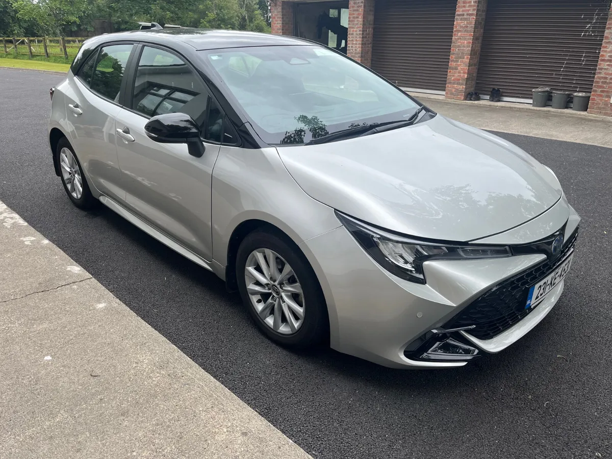 Toyota Corolla 2023 - Image 2