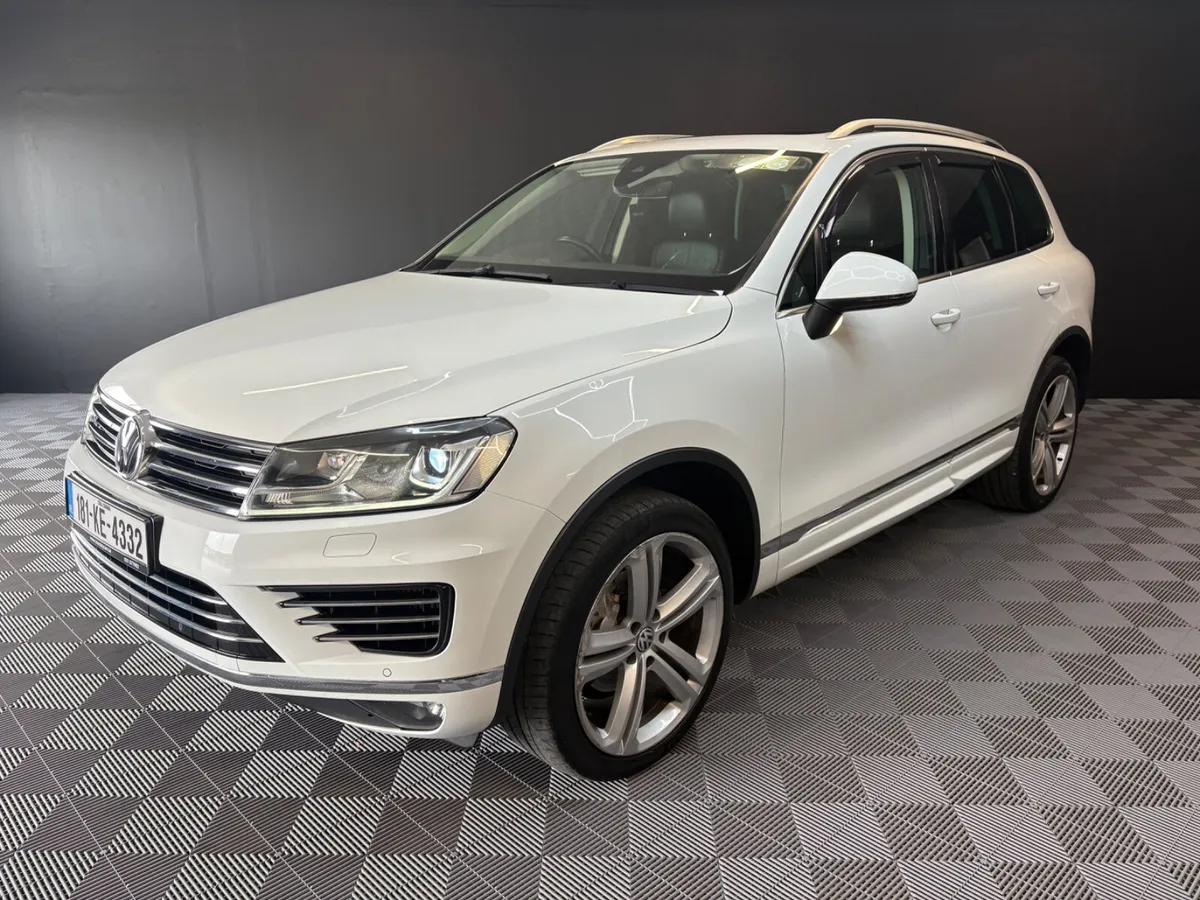 2018 VW Touareg R Line 3.0D V6 5 seat Crewcab - Image 4