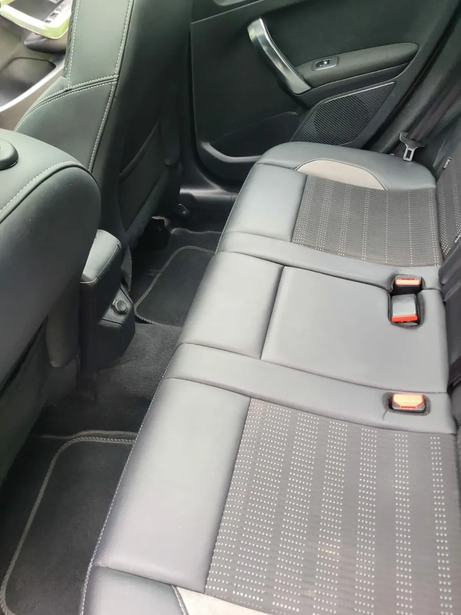 Peugeot 2008 - Image 2