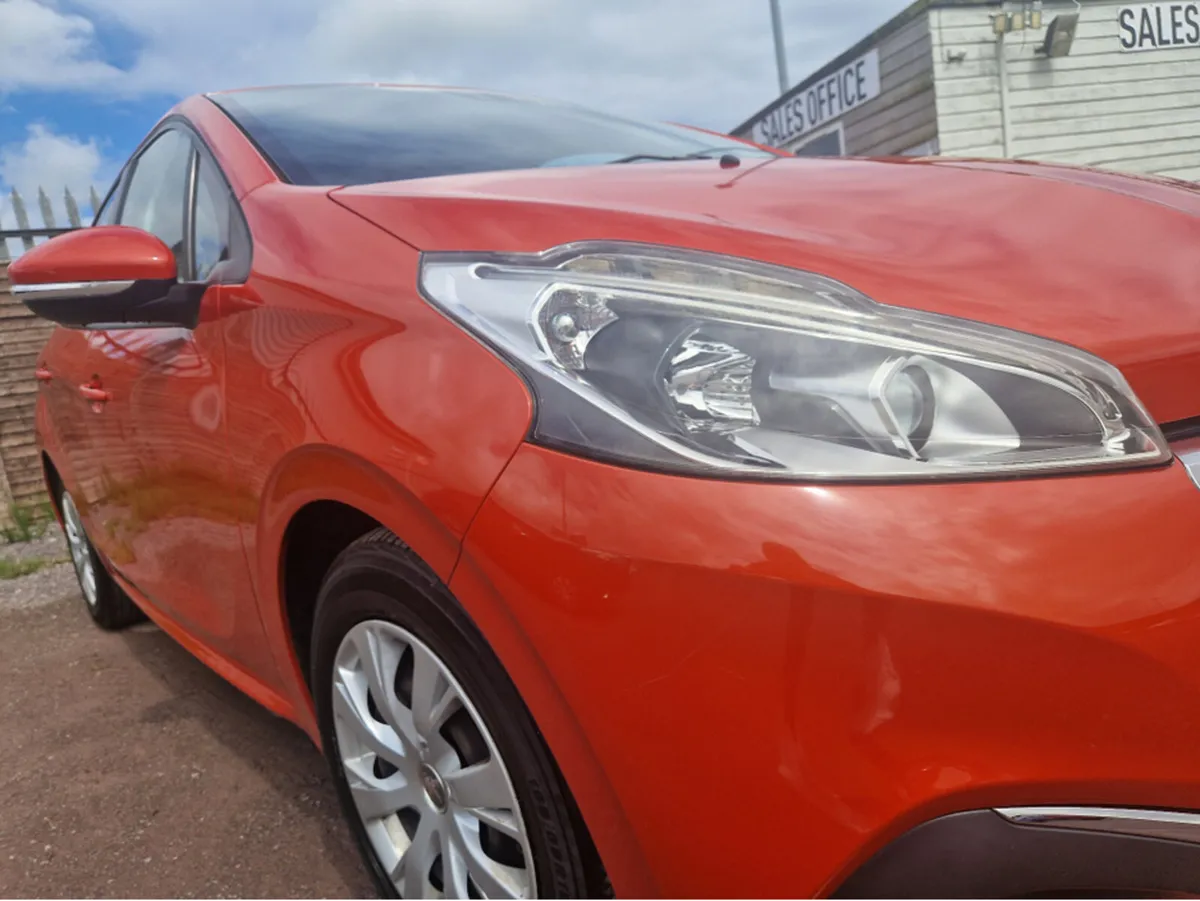 Peugeot 208 1.2 PETROL AUTO - Image 2