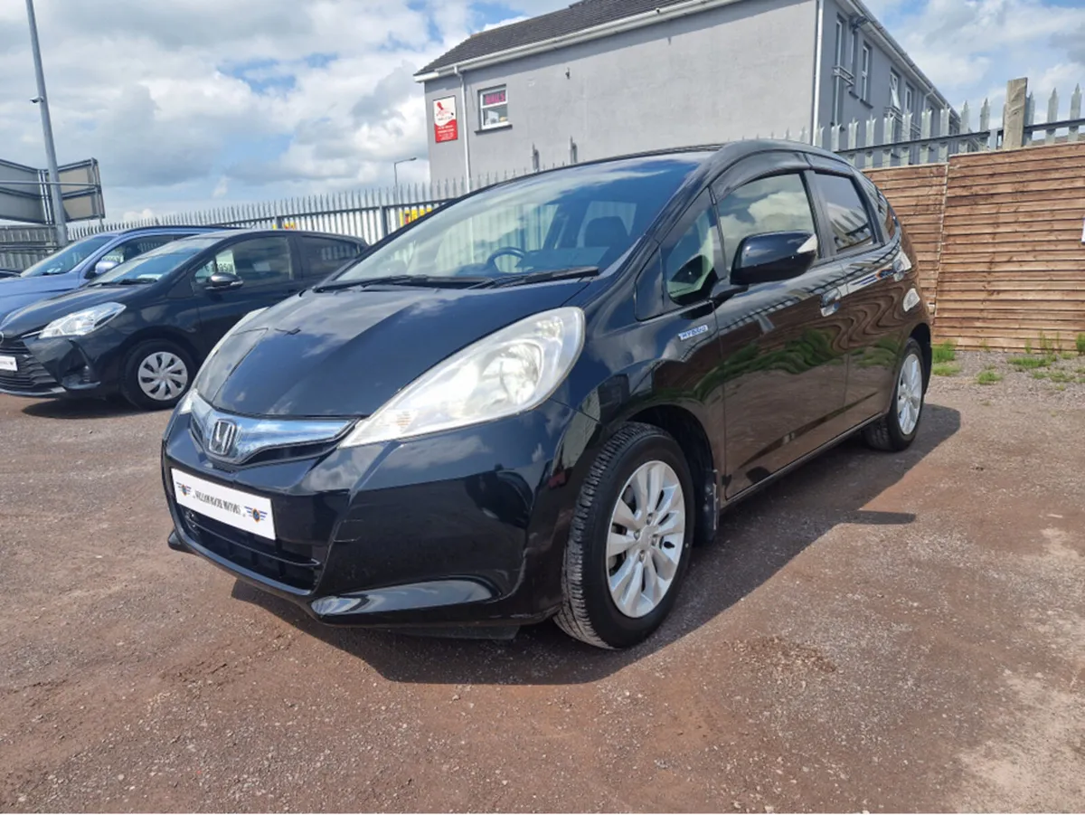 Honda Fit DAA-GP1 HYBRID 5DR AUTO - Image 4