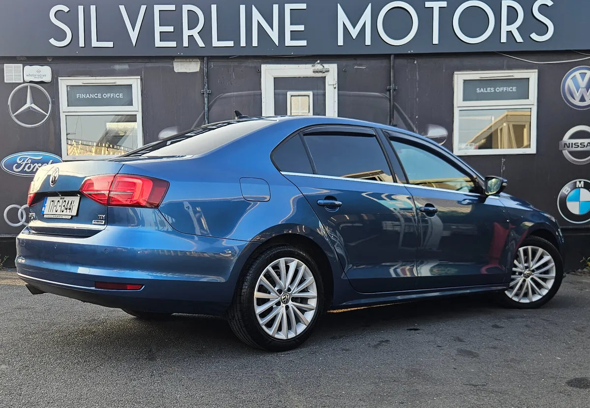 Volkswagen Jetta 2017 - Image 4