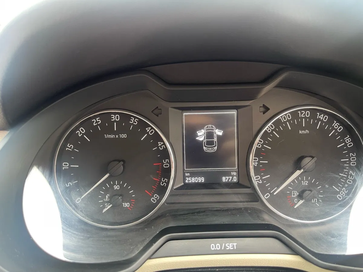 2014 Skoda Octavia Elegance 1.6 TDI - Image 4