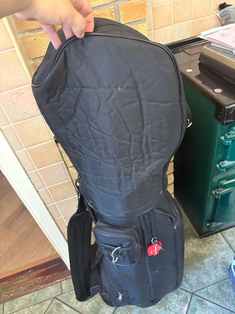 Golf bag and clubs - Image 1