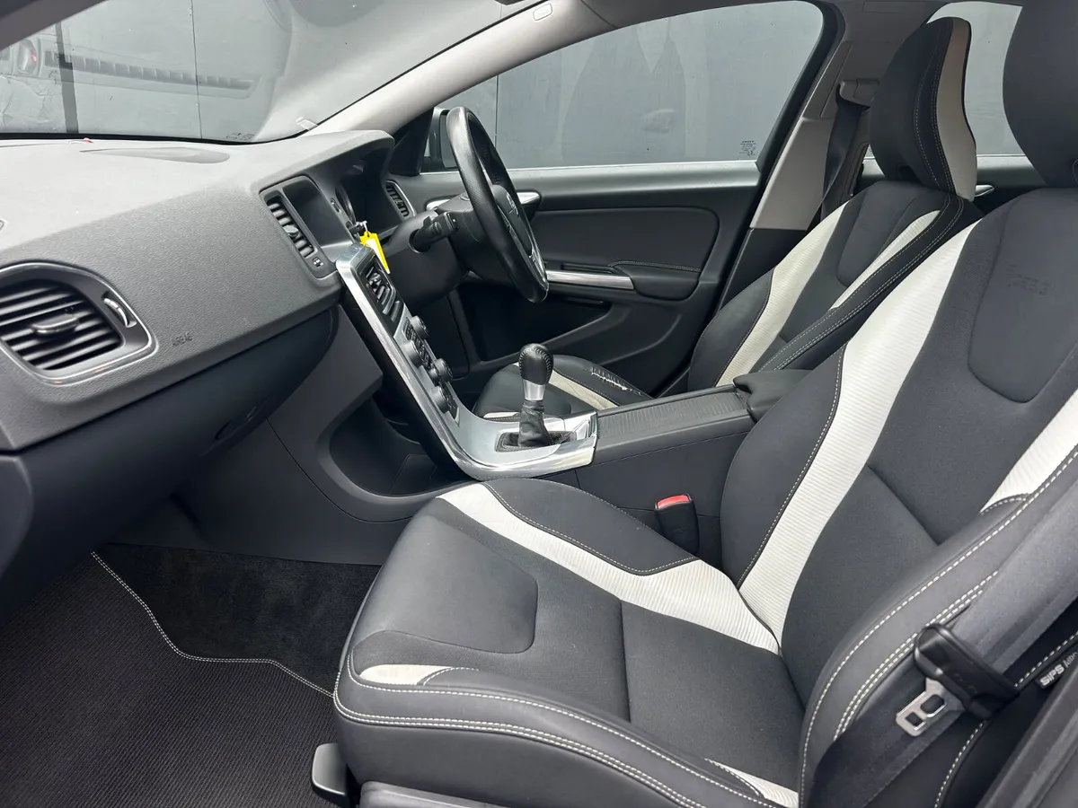 2013 VOLVO S60 R DESIGN 1.6d D2 - Image 4