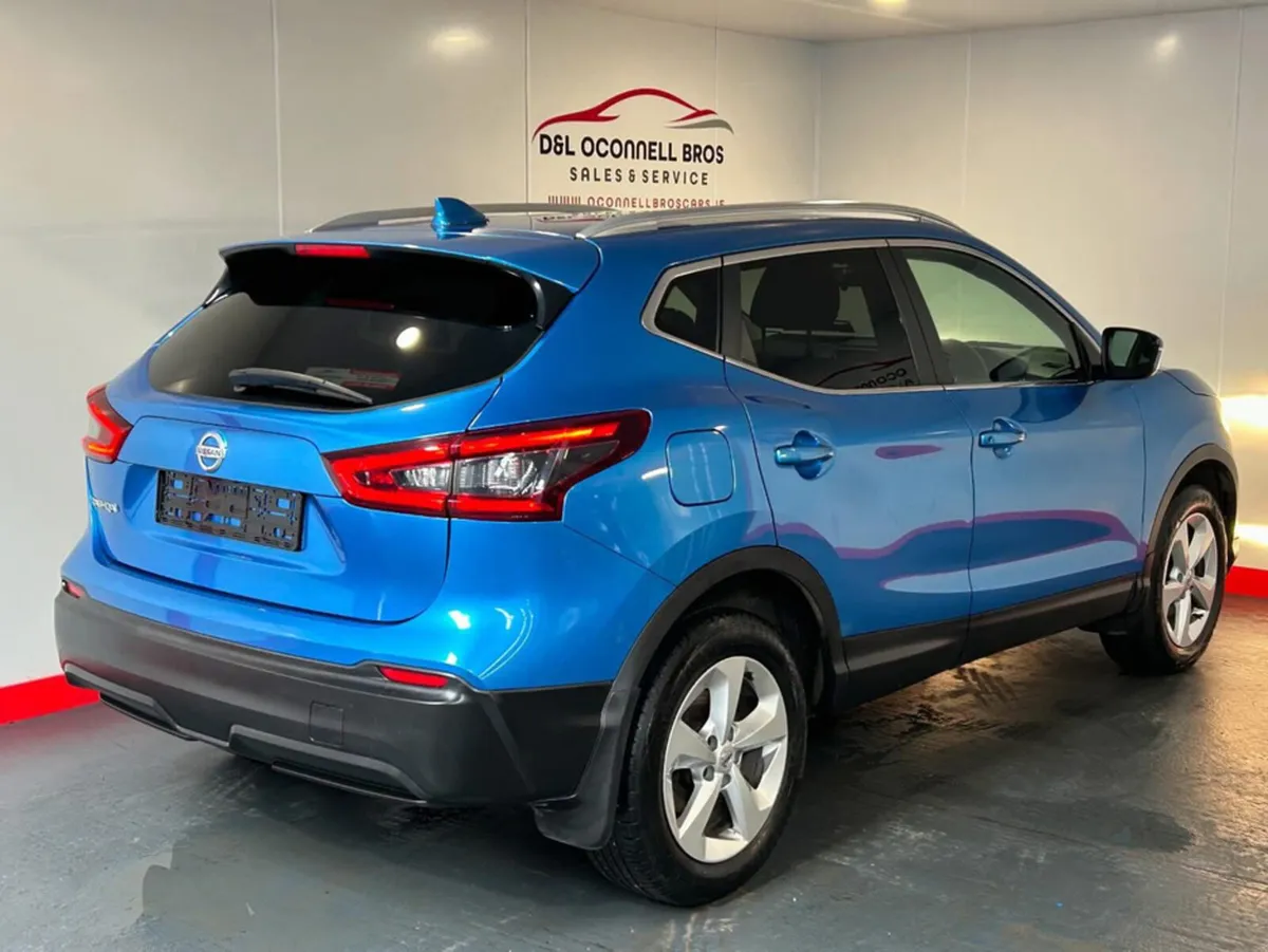 Nissan Qashqai 1.5 SV 18 4DR - Image 4