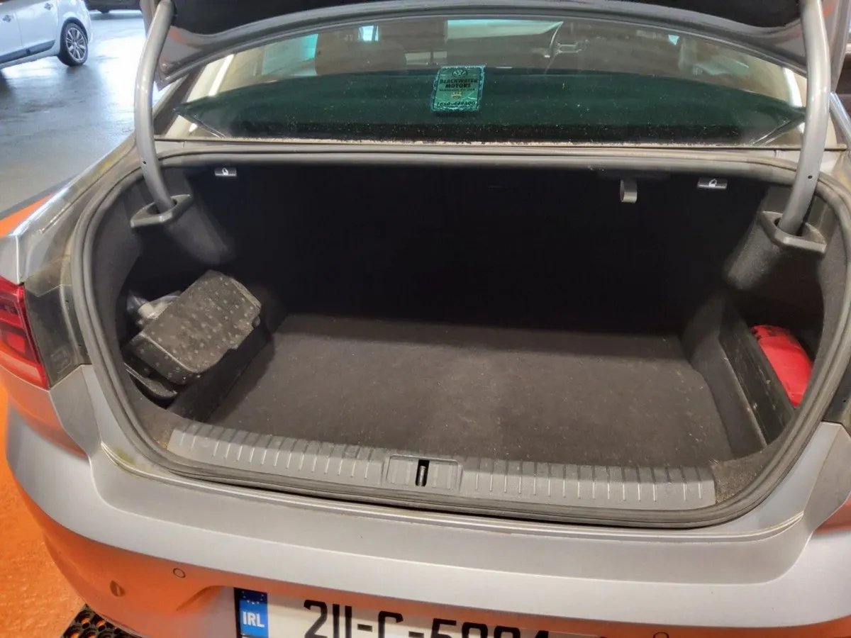 Volkswagen Passat 2.0 TDI 150HP Business - Image 4