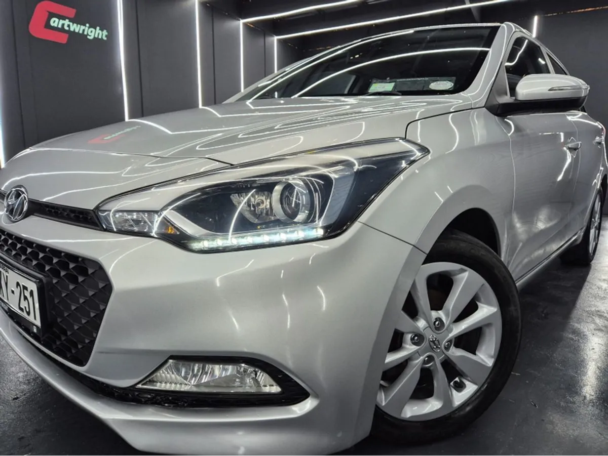 Hyundai i20 Deluxe 5DR - Image 4