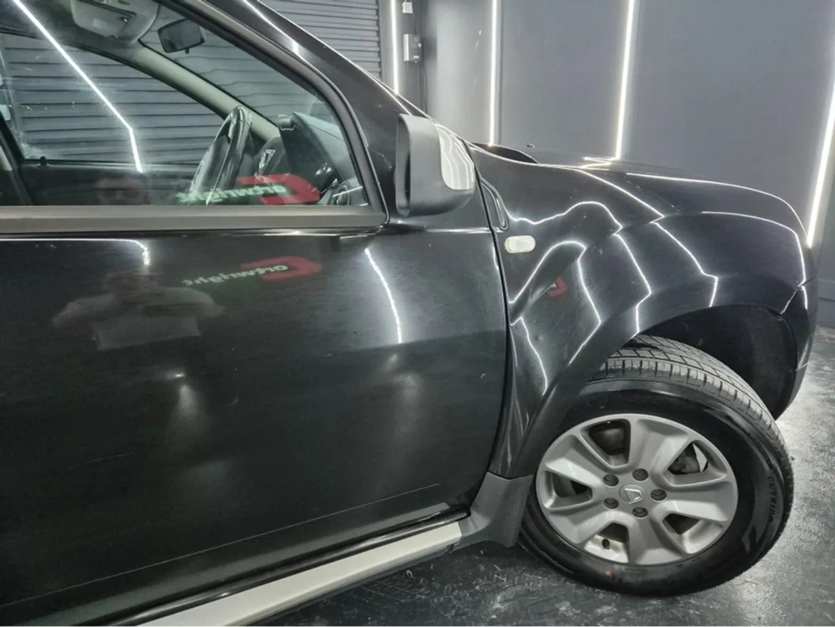 Dacia Duster Signature 1.5 DCI 110 4X 4DR - Image 4