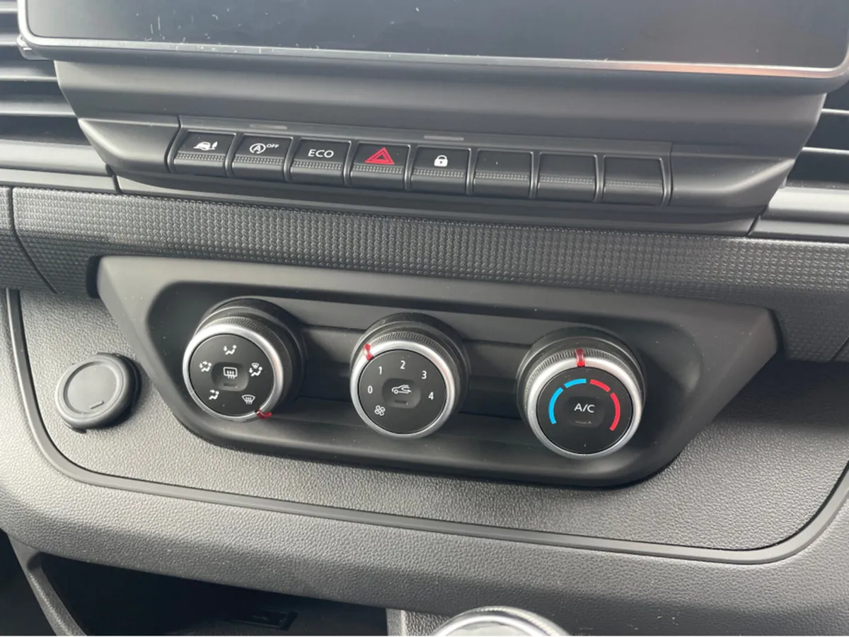 Nissan Primastar L2H1 130 SV PREMIUM - Image 2