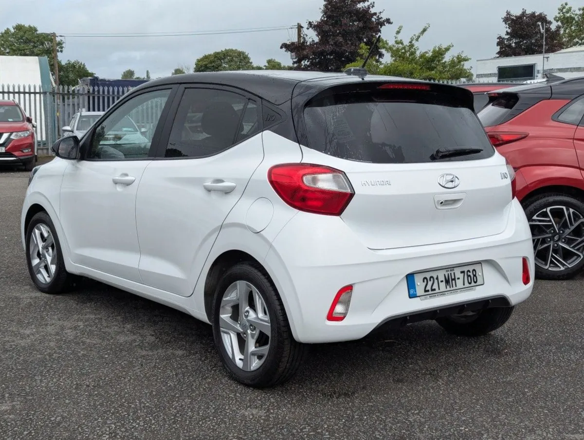 Hyundai i10 1.0i Deluxe Plus 2T Just IN - Image 4